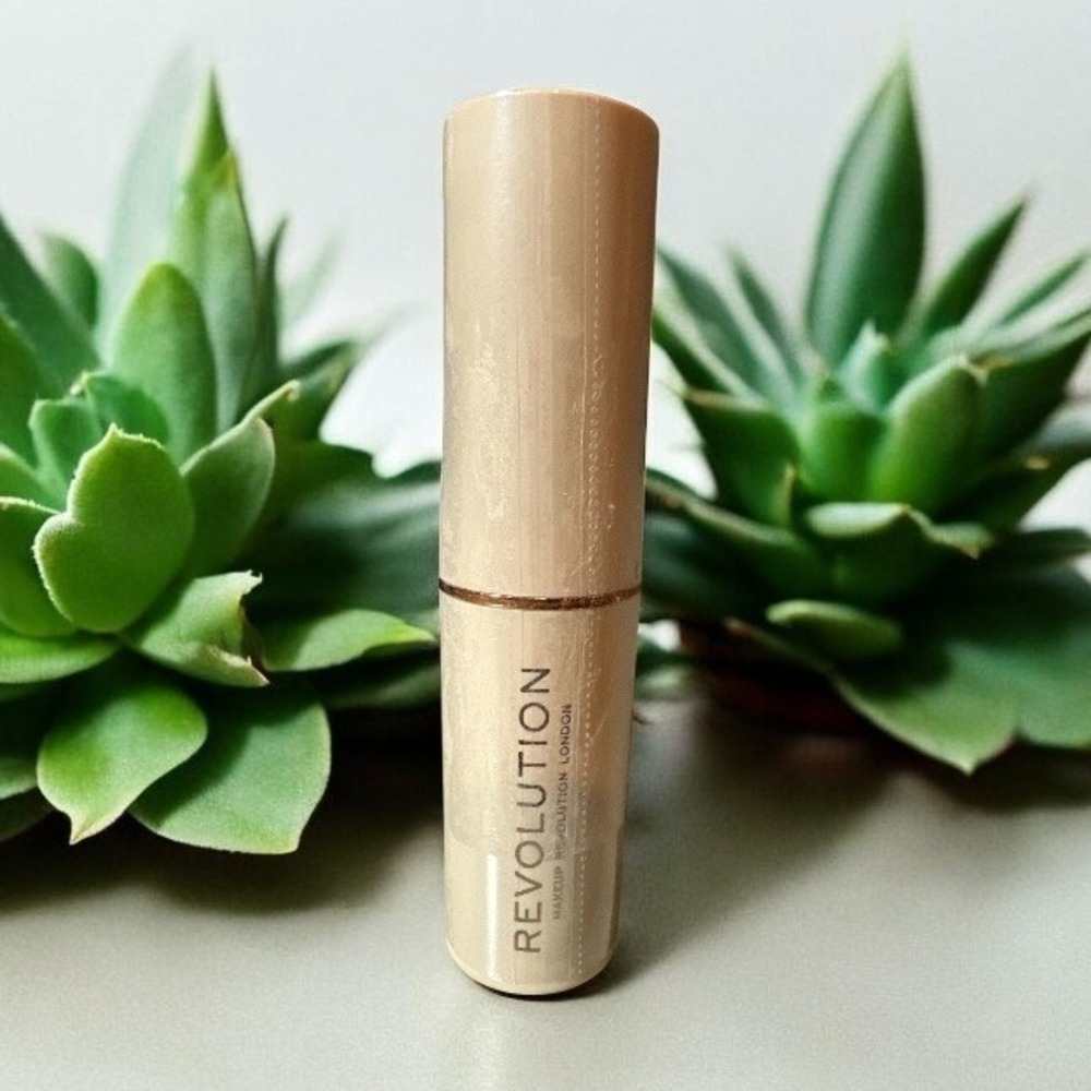 Makeup Revolution London Fast Base Stick‎ Foundation F2 Full Coverage SEALED NEW